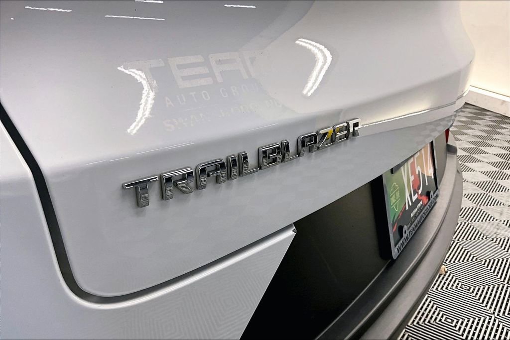 Used 2023 Chevrolet TrailBlazer LS FWD image 28
