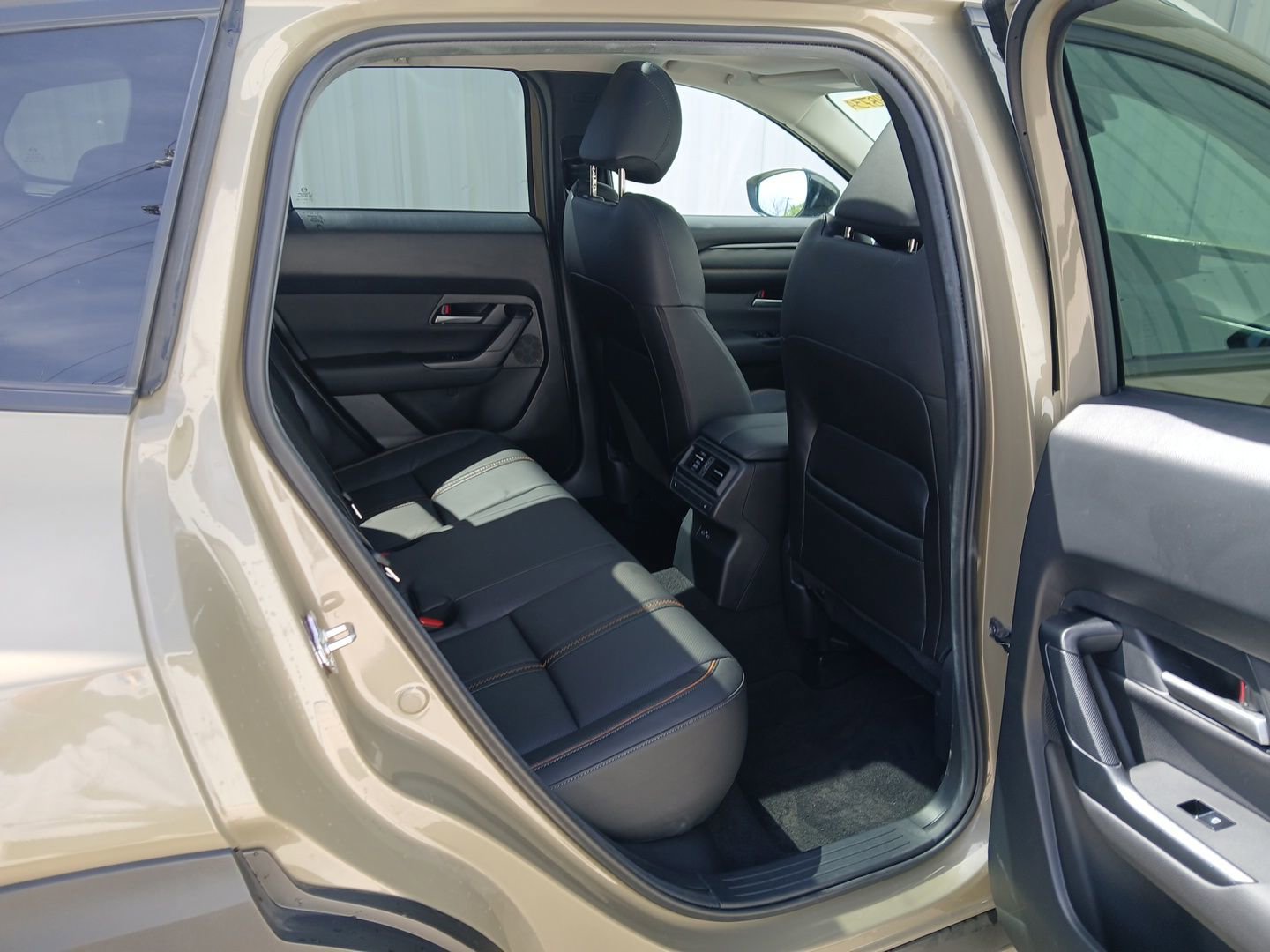 Certified 2025 MAZDA CX-50 AWD 2.5 Turbo w/ Premium Pkg image 15