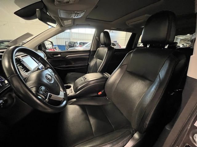 Used 2018 Toyota Highlander Limited AWD/4WD image 21