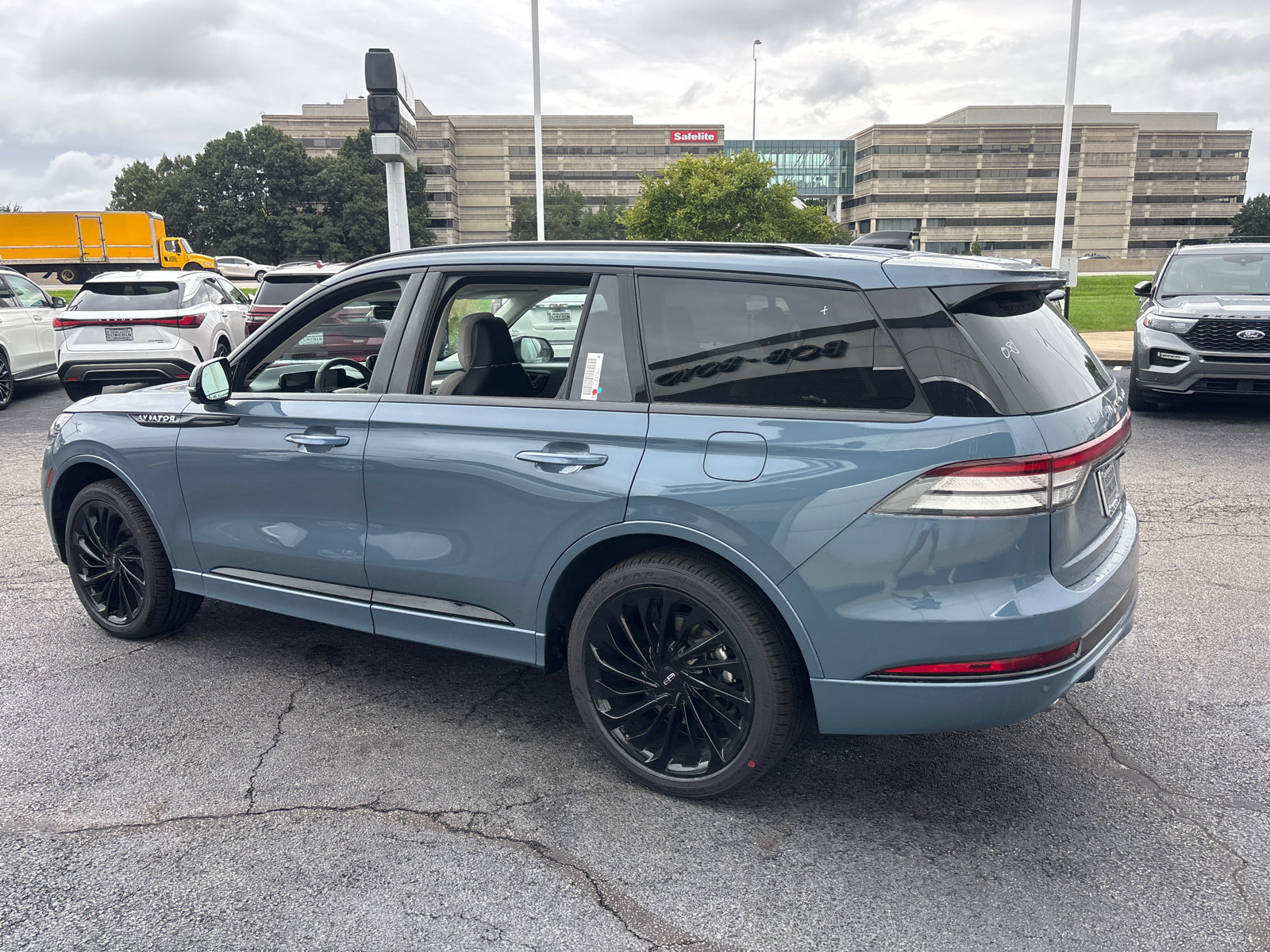 New 2027 Lincoln Aviator Reserve AWD/4WD image 5