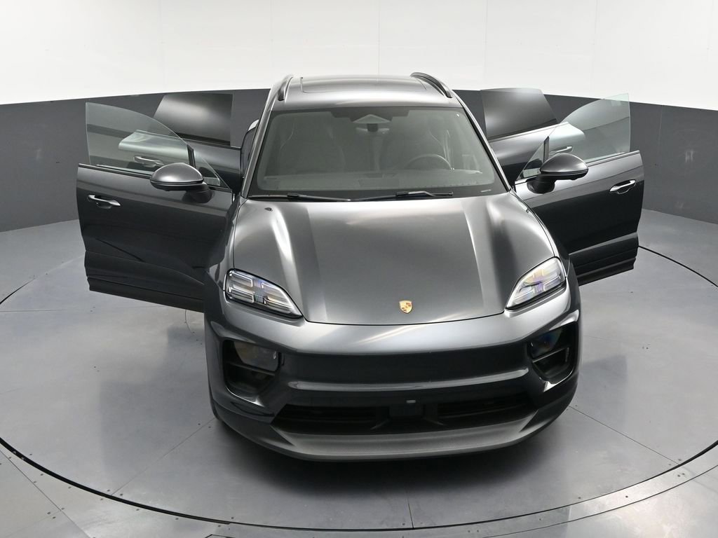 New 2026 Porsche Macan 4S Electric AWD/4WD image 34