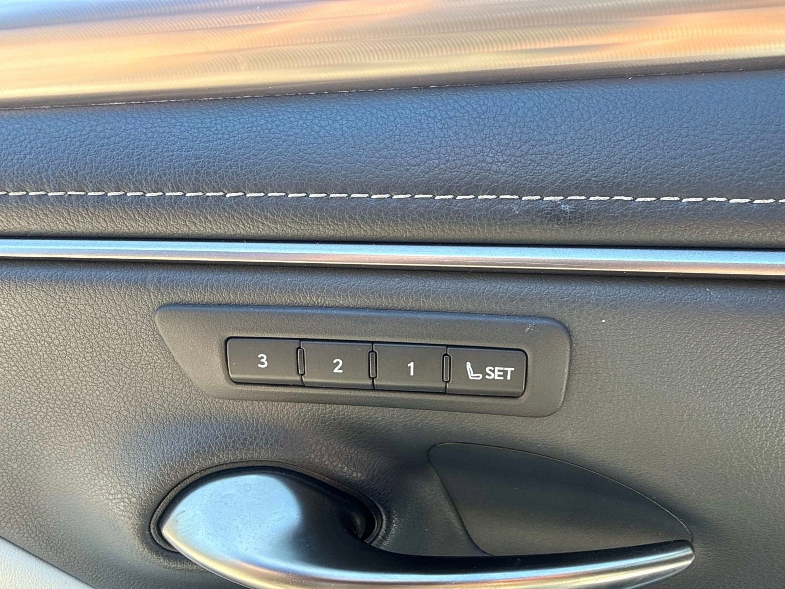 Used 2024 Lexus ES 350 F Sport w/ Accessory Package (Z2) FWD image 18