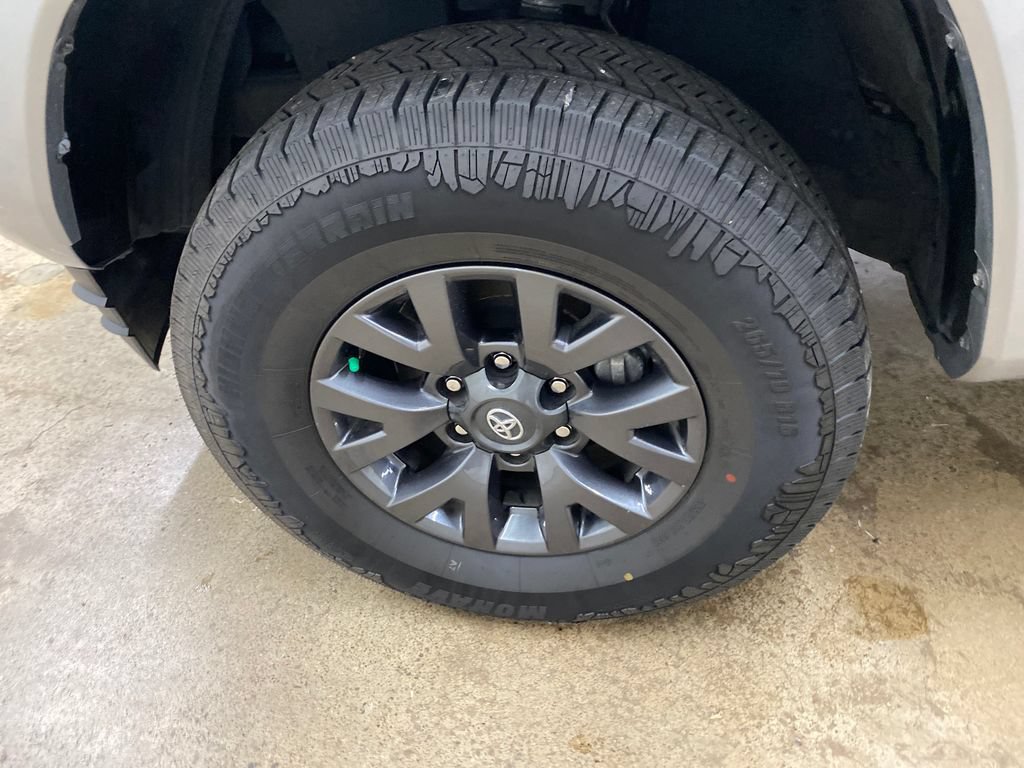Used 2023 Toyota Tacoma SR5 RWD image 17
