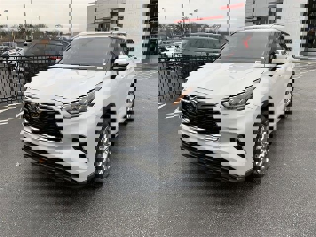 New 2026 Toyota Highlander Limited image 4