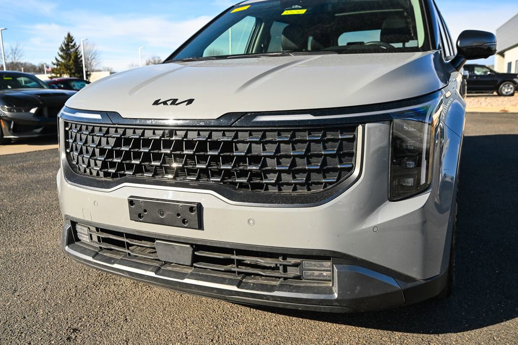 Used 2025 Kia Carnival SX Prestige image 11