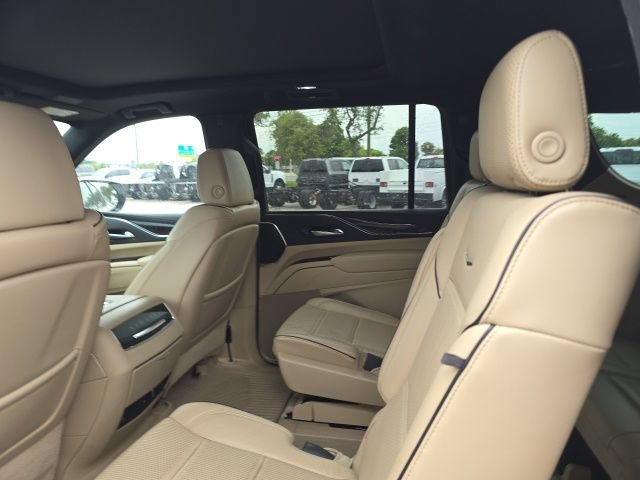 Used 2021 Cadillac Escalade ESV Premium Luxury w/ Performance Package AWD/4WD image 8