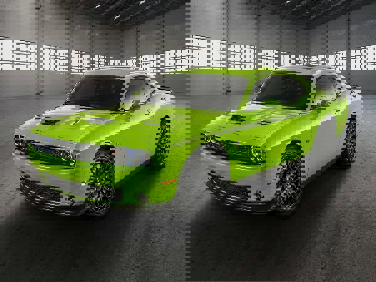 Used 2020 Dodge Challenger SXT image 1