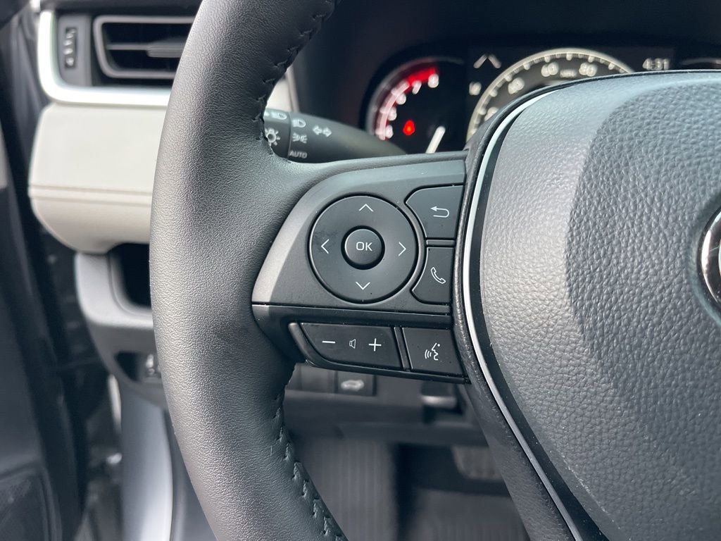 Used 2025 Toyota RAV4 XLE image 17