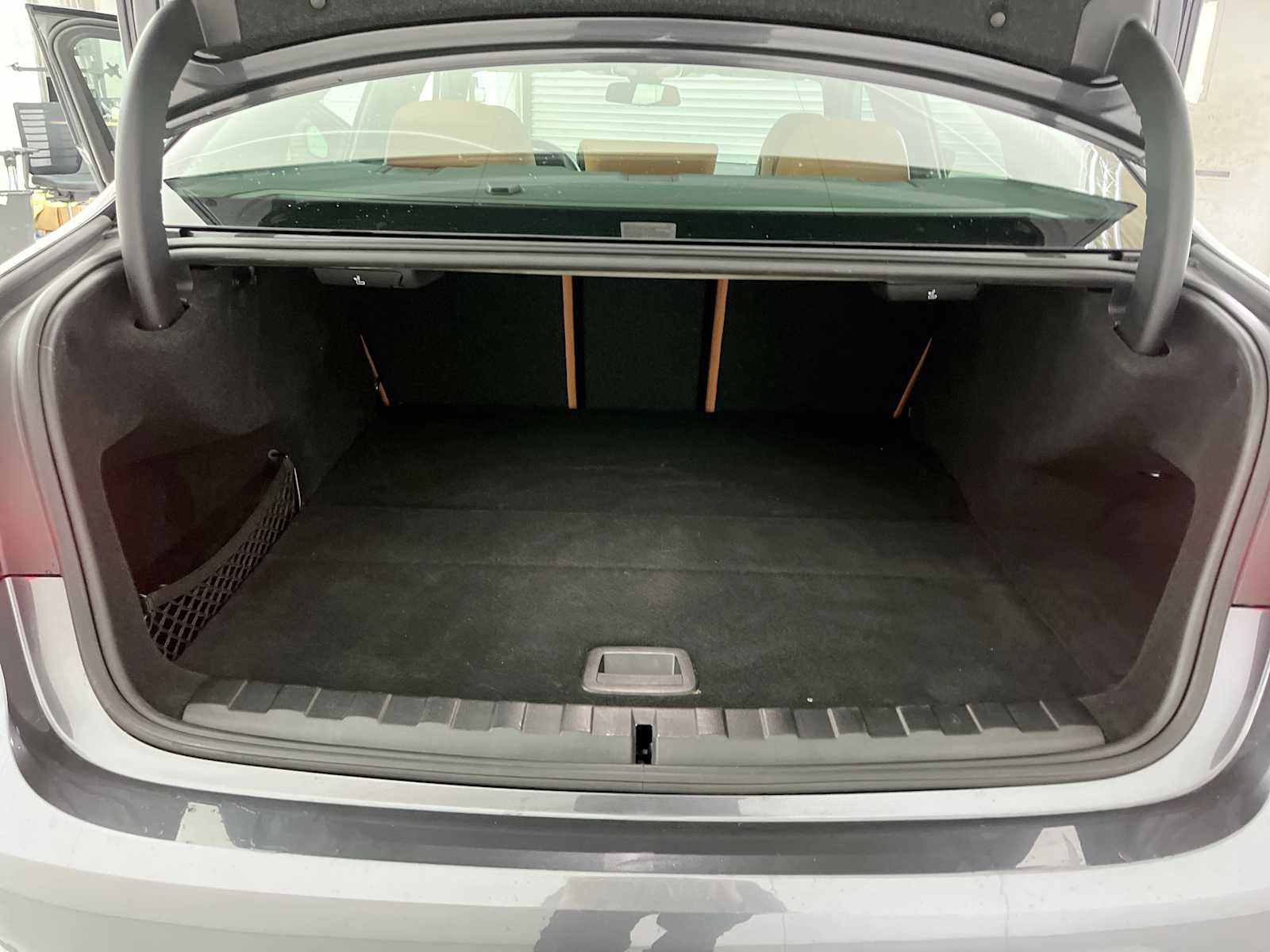 Used 2022 BMW 330e xDrive w/ Premium Package AWD/4WD image 27