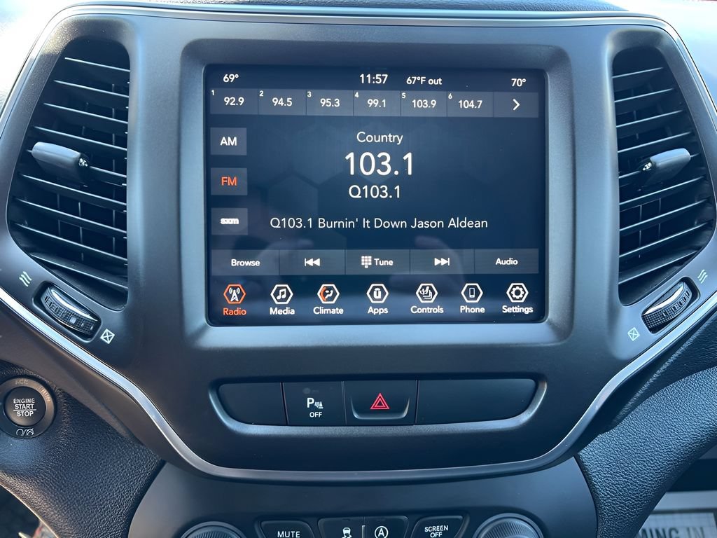 Used 2020 Jeep Cherokee Trailhawk w/ Cold Weather Group AWD/4WD image 24