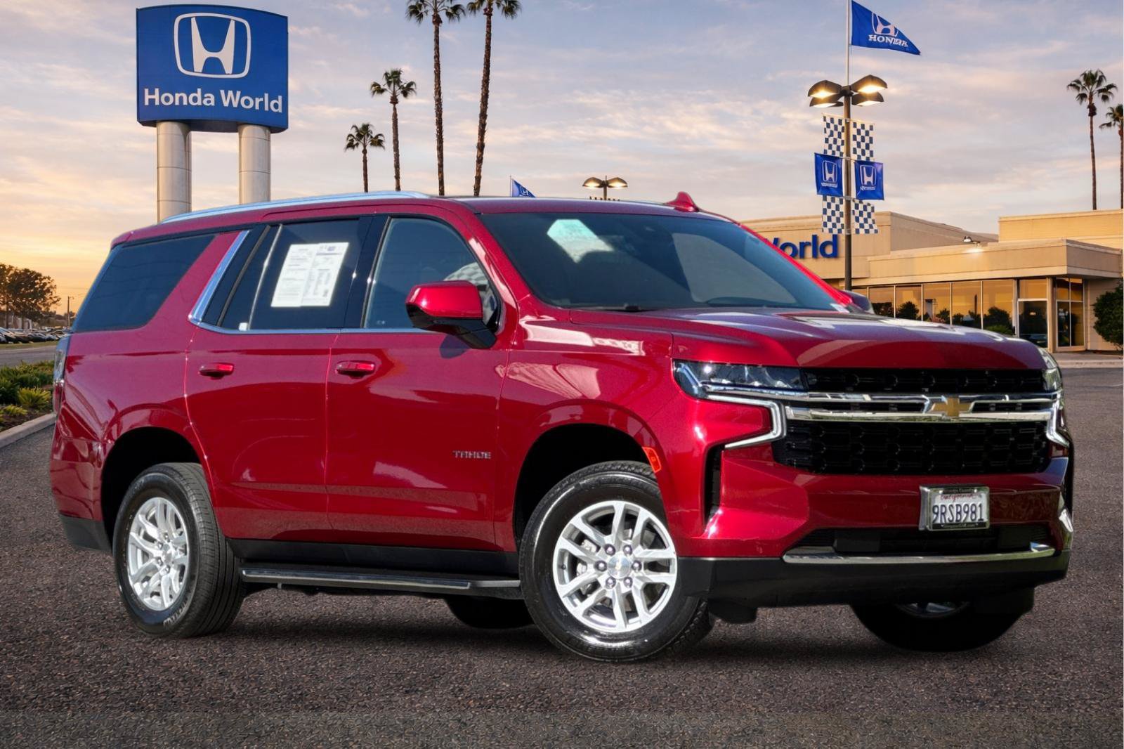 Used 2024 Chevrolet Tahoe LS RWD image 2