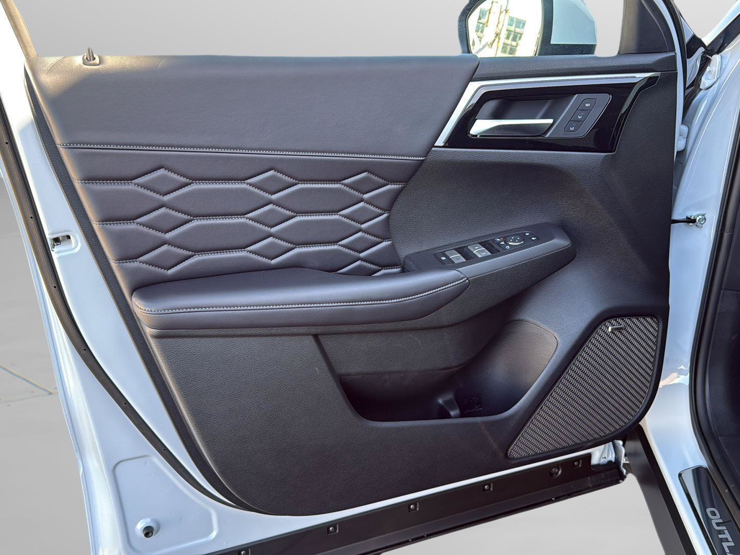 New 2026 Mitsubishi Outlander SEL AWD/4WD image 29