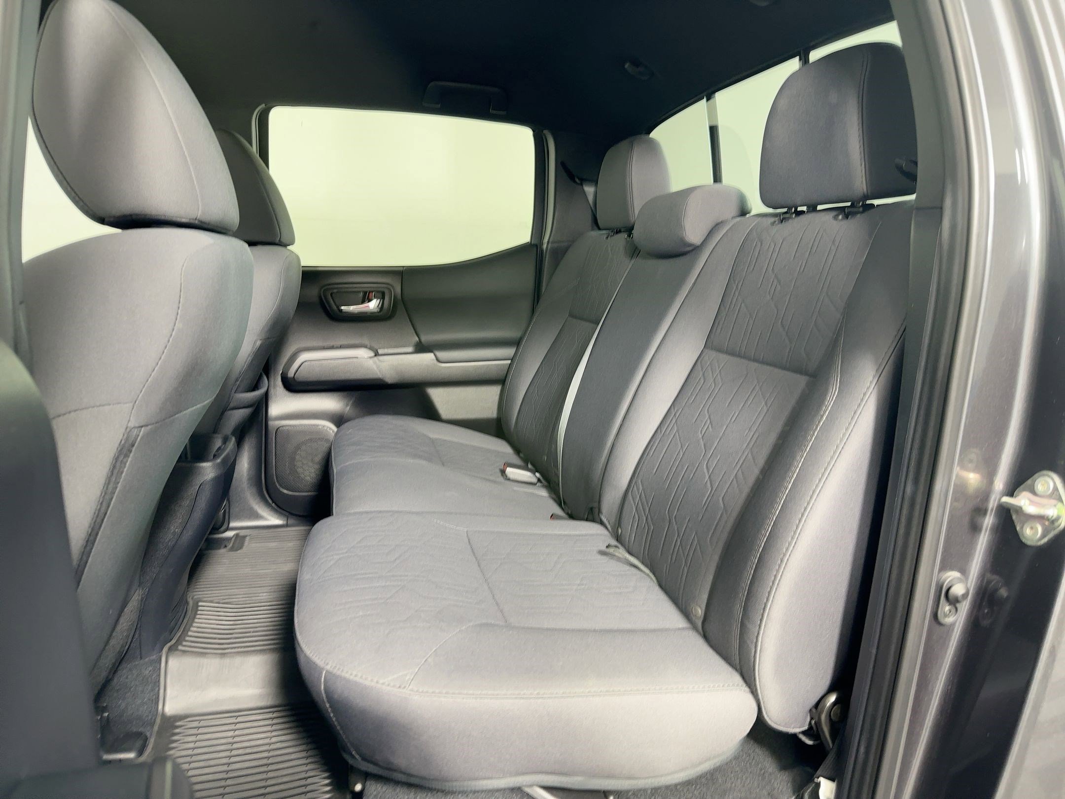 Used 2019 Toyota Tacoma TRD Sport image 12