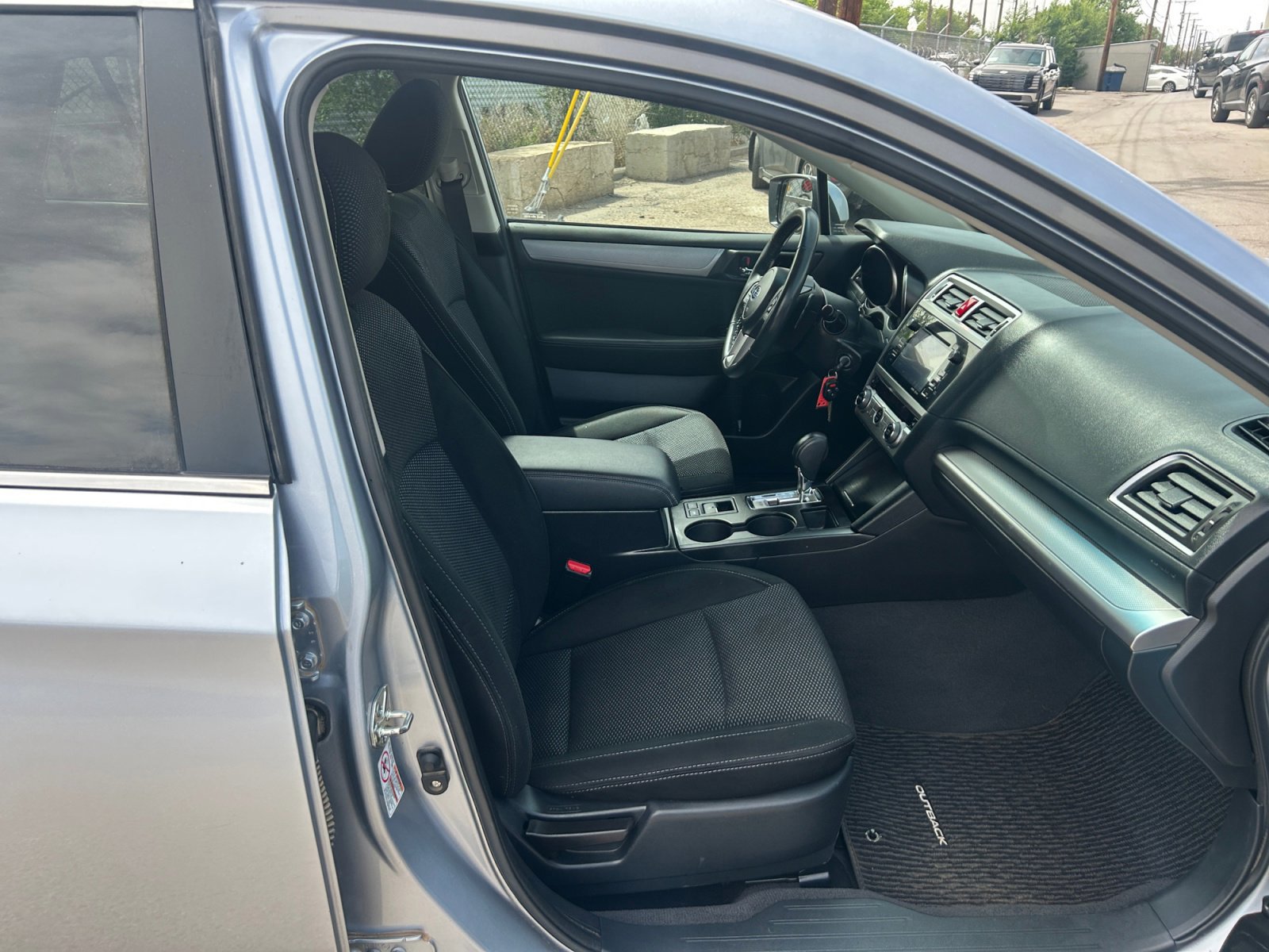 Used 2017 Subaru Outback 2.5i Premium AWD/4WD image 30