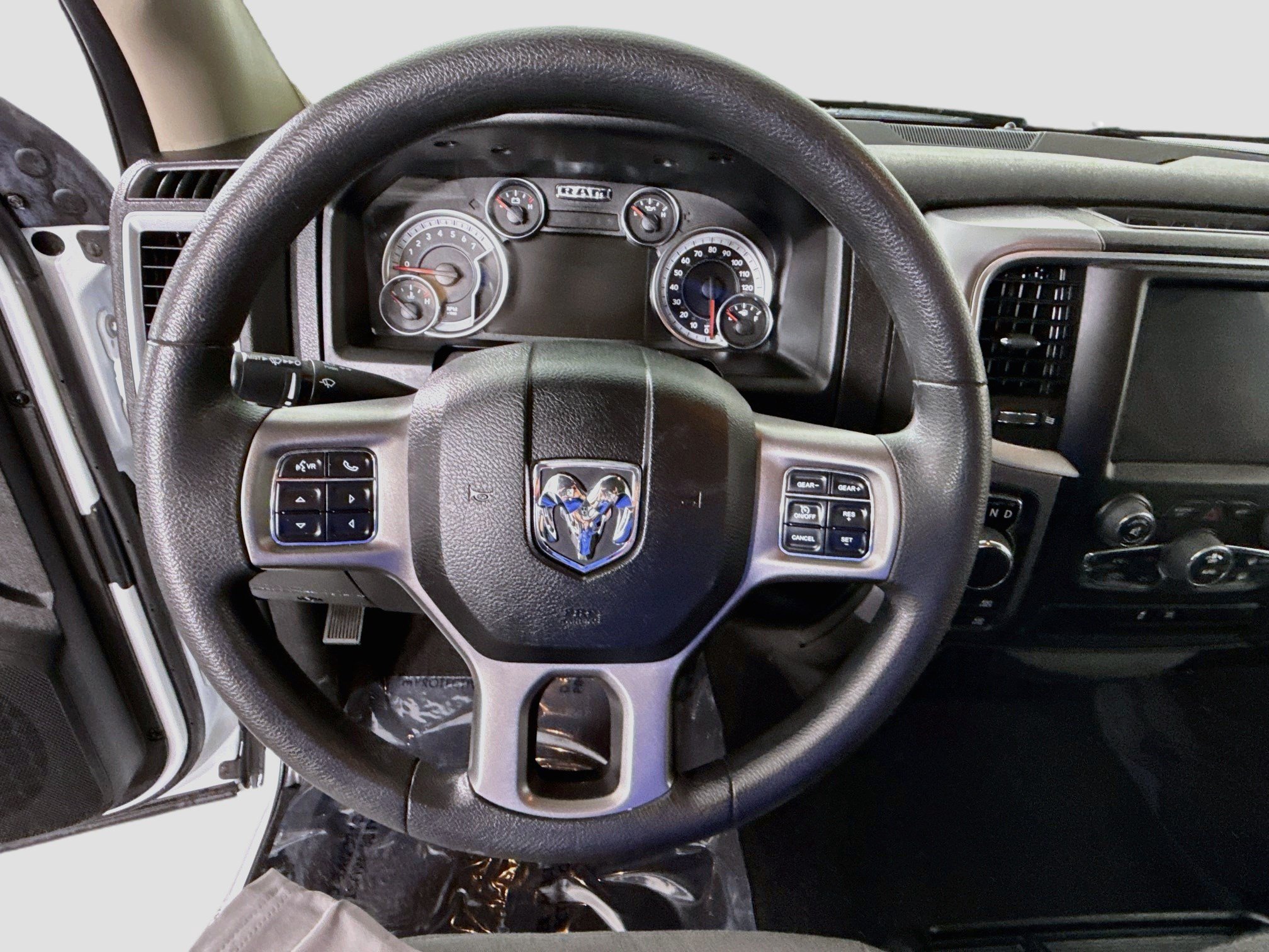 Used 2023 RAM 1500 Classic SLT w/ Electronics Group AWD/4WD image 13