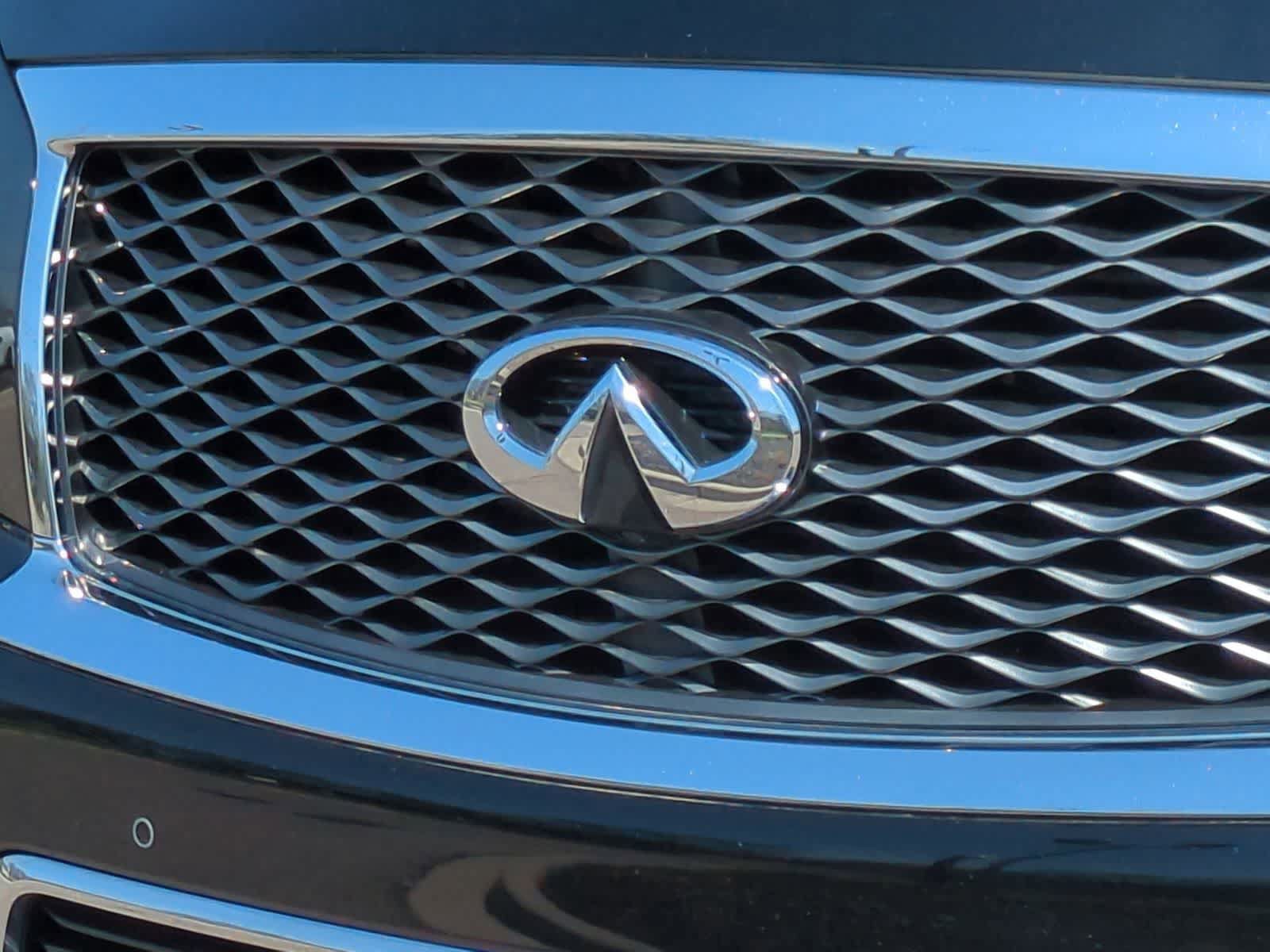 Used 2016 INFINITI QX80 4WD w/ Driver's Assistance Package image 8