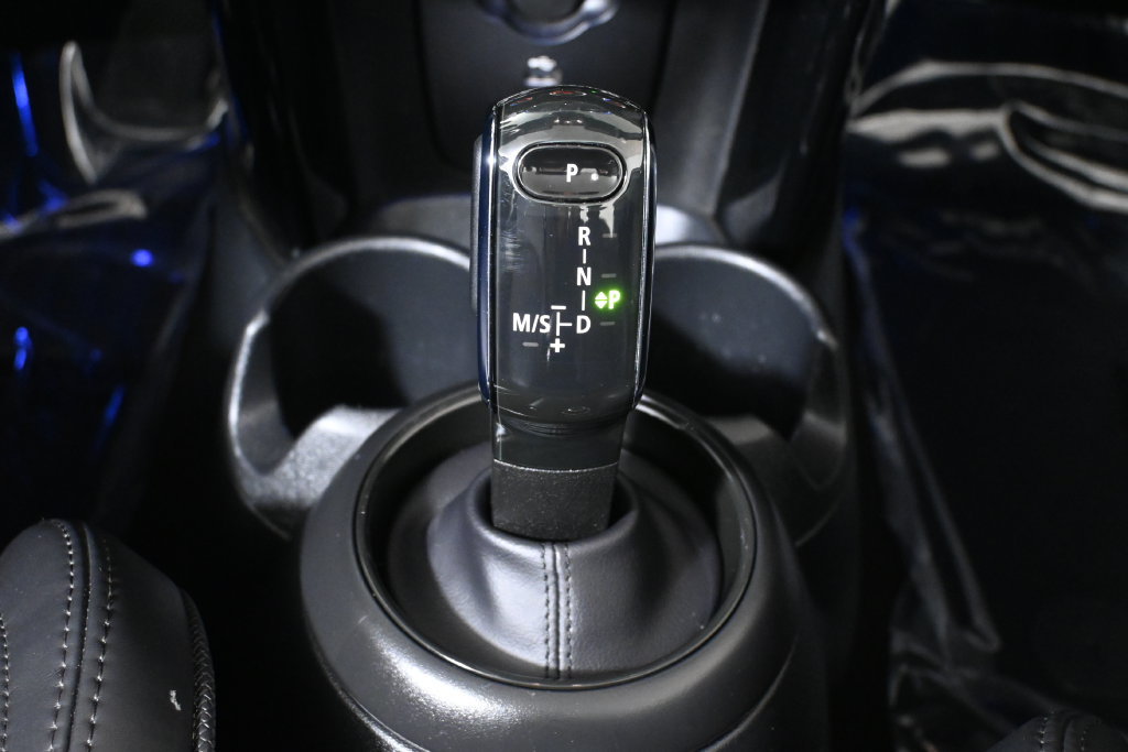Used 2024 MINI Cooper S w/ Seaside Edition FWD image 31