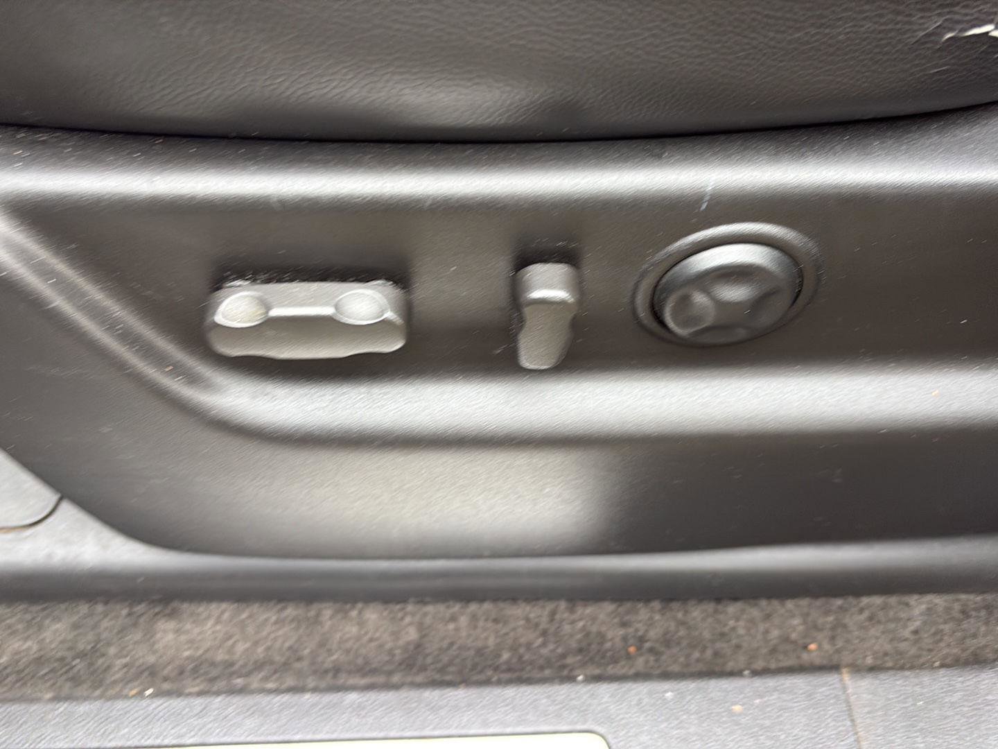 Used 2007 Chevrolet Avalanche LTZ w/ LTZ Preferred Equipment Group image 7