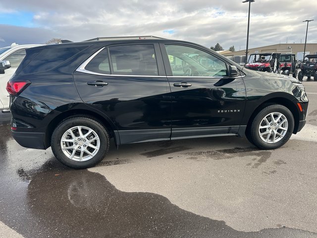Used 2023 Chevrolet Equinox LT image 2
