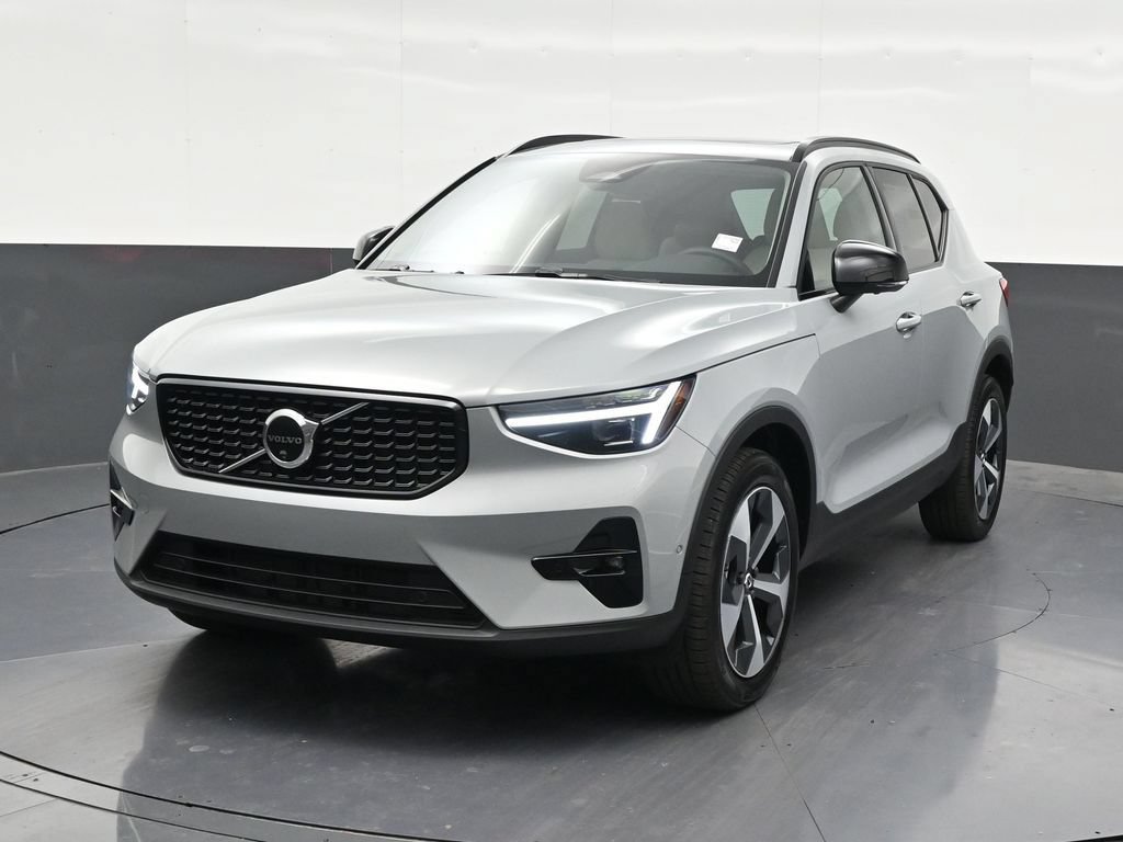 New 2026 Volvo XC40 B5 Plus w/ Protection Package Premier AWD/4WD image 8