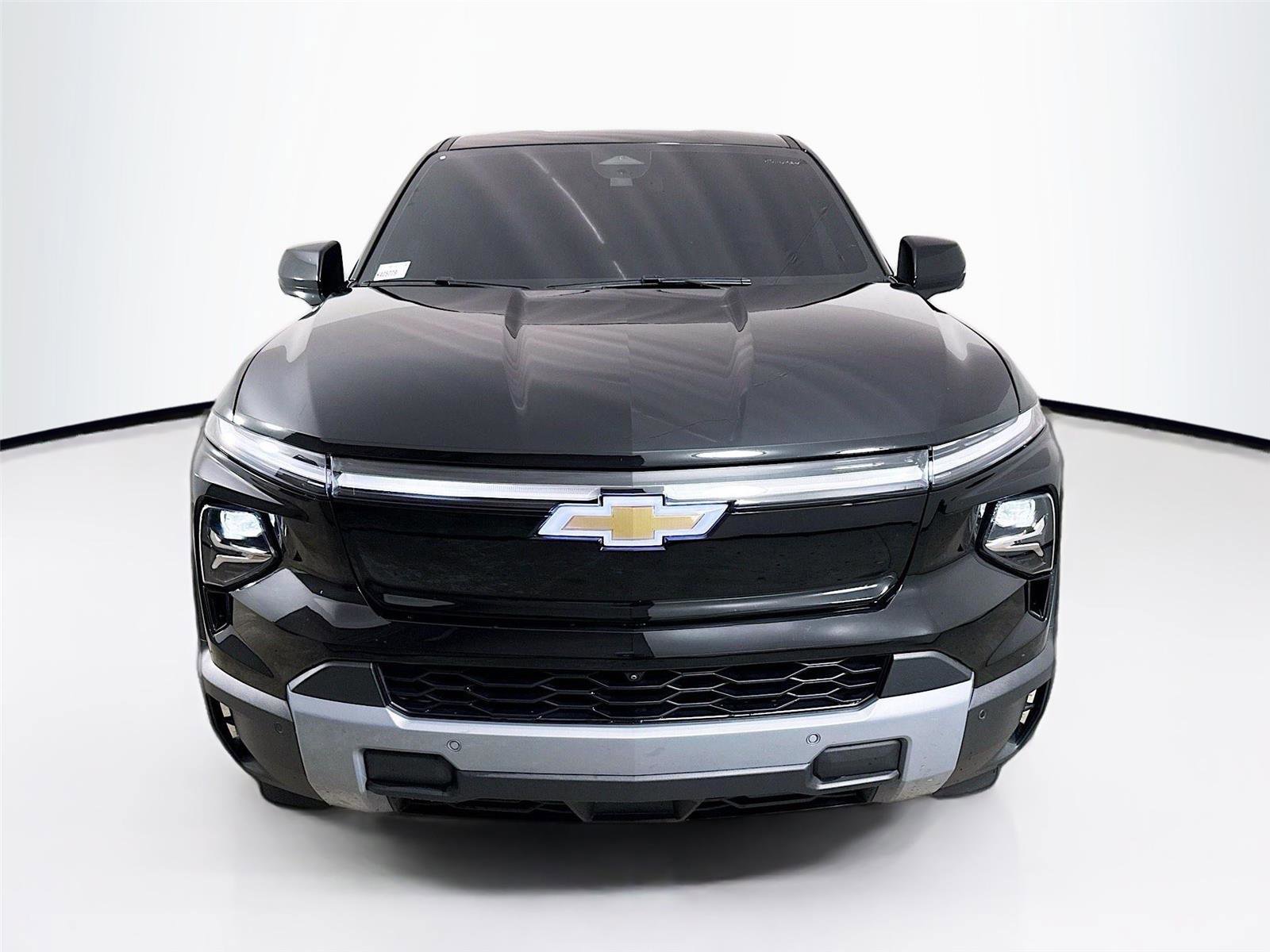 Used 2025 Chevrolet Silverado EV LT image 8