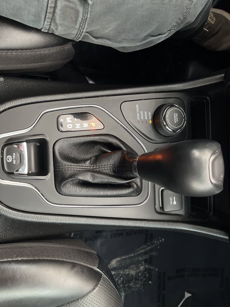 Used 2022 Jeep Cherokee Latitude Lux image 24