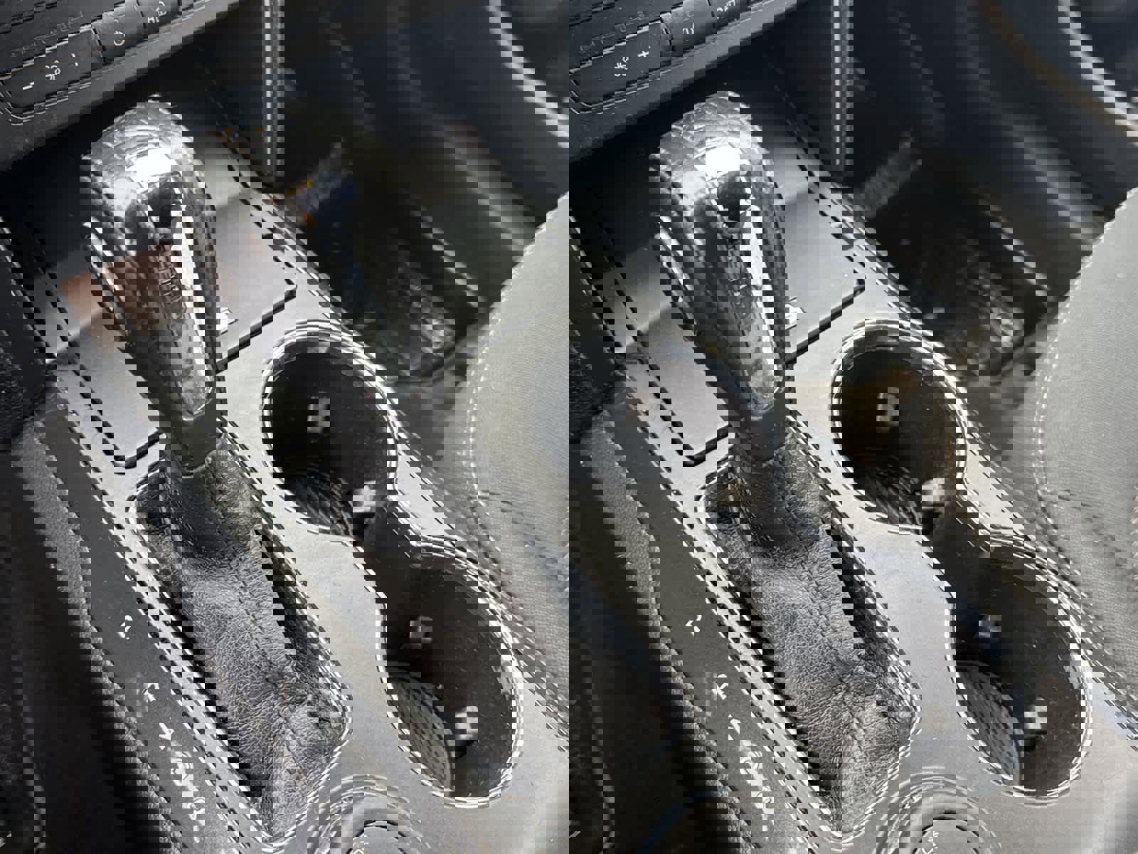 Used 2018 Ford Explorer XLT image 19