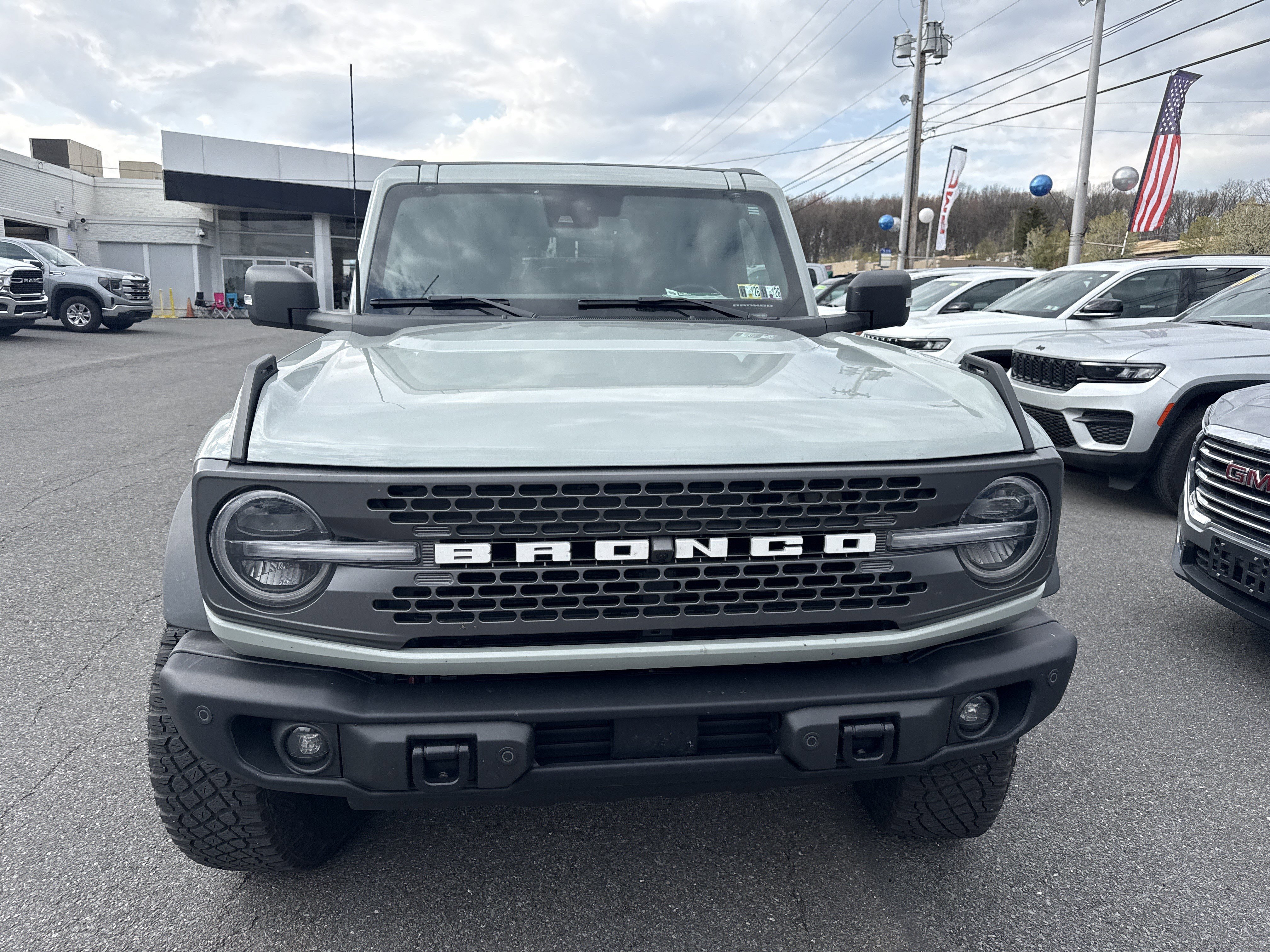 Used 2023 Ford Bronco Badlands w/ Sasquatch Package AWD/4WD image 5