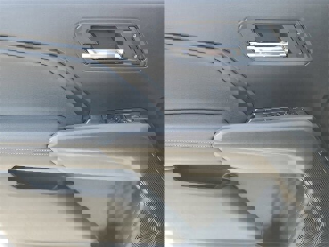 New 2025 GMC Canyon Elevation w/ Convenience Package image 18