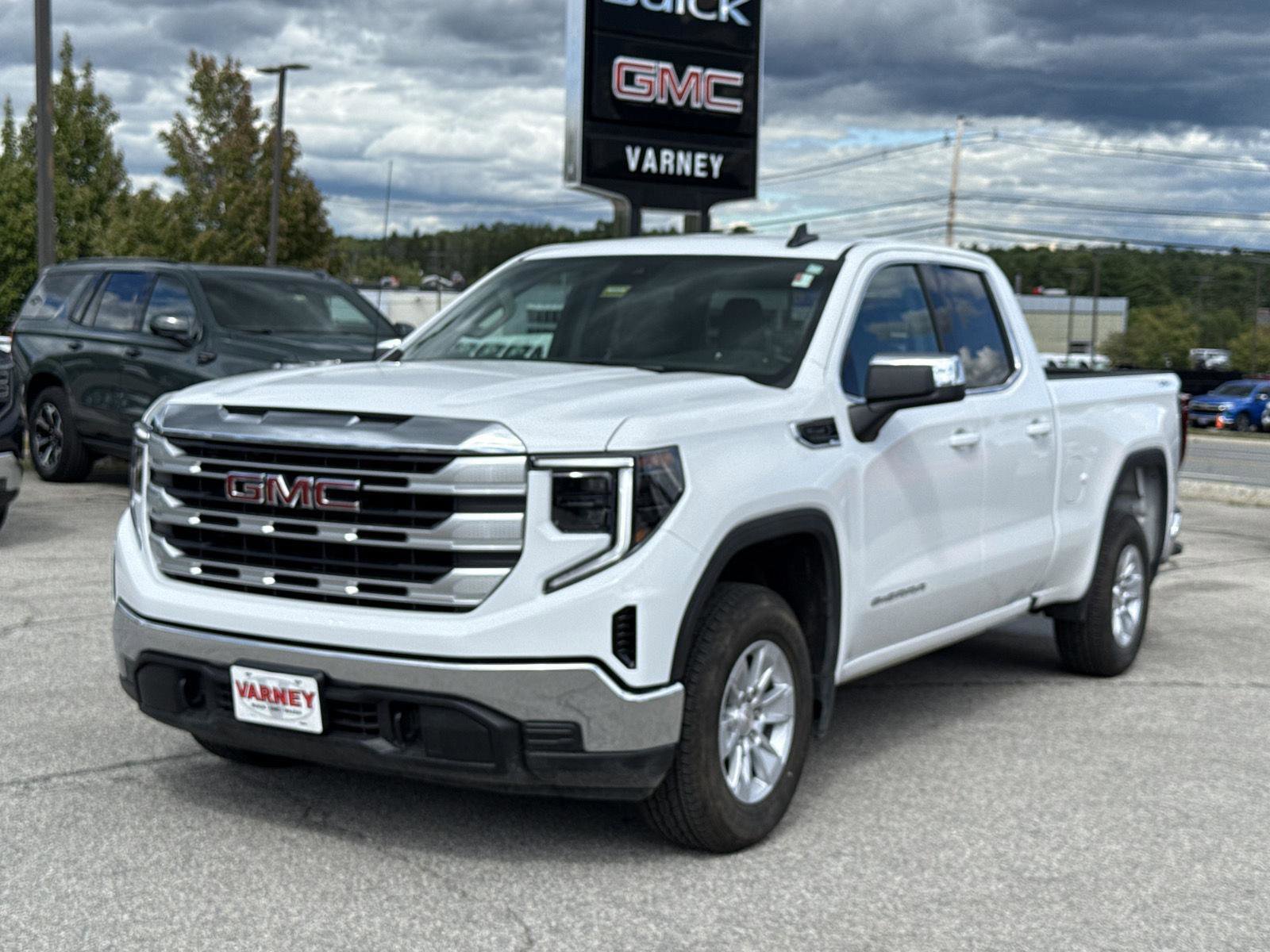 New 2025 GMC Sierra 1500 SLE image 1