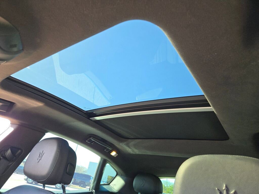 Used 2023 Maserati Levante Modena image 30