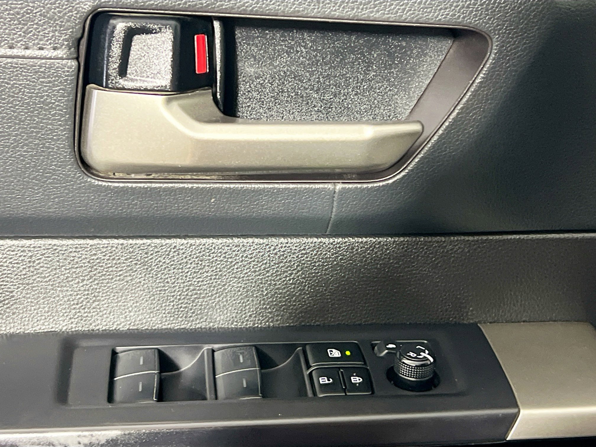 Used 2024 Toyota Tundra Limited image 15