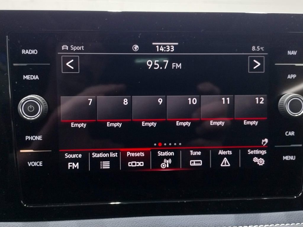 New 2026 Volkswagen Taos SEL AWD/4WD image 28