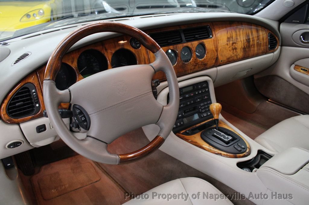 Used 2002 Jaguar XK8 Convertible RWD image 15