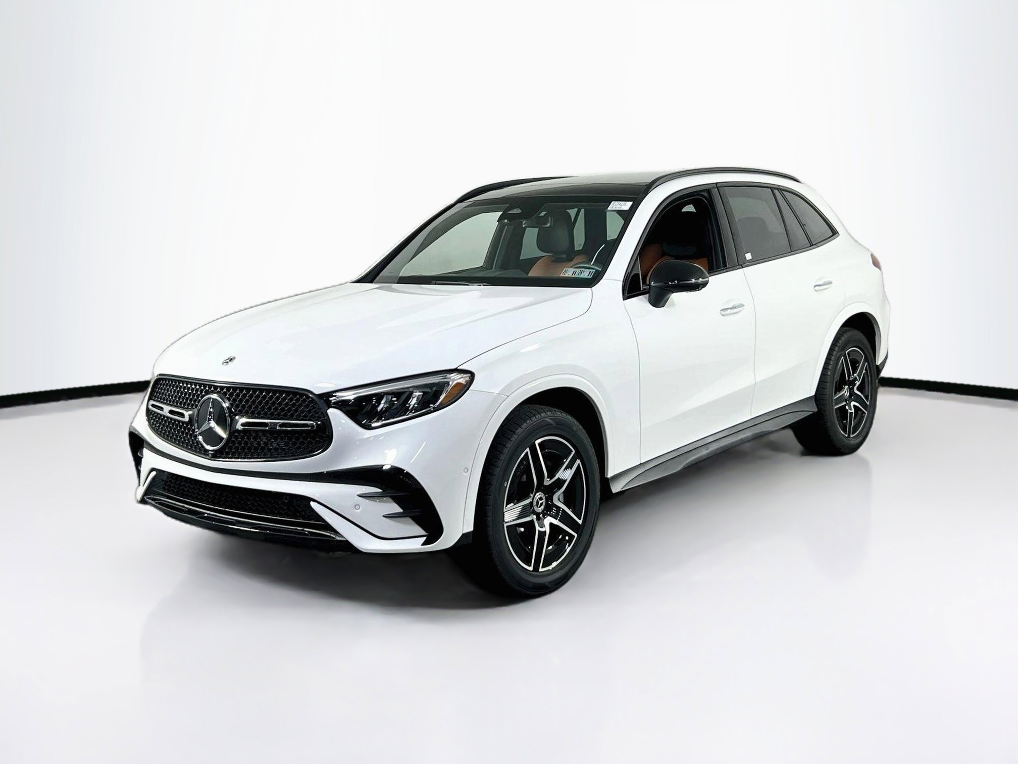 Used 2025 Mercedes-Benz GLC 300 4MATIC image 1