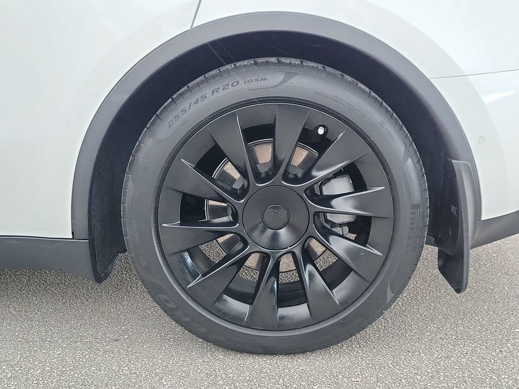 Used 2021 Tesla Model Y Long Range AWD/4WD image 32