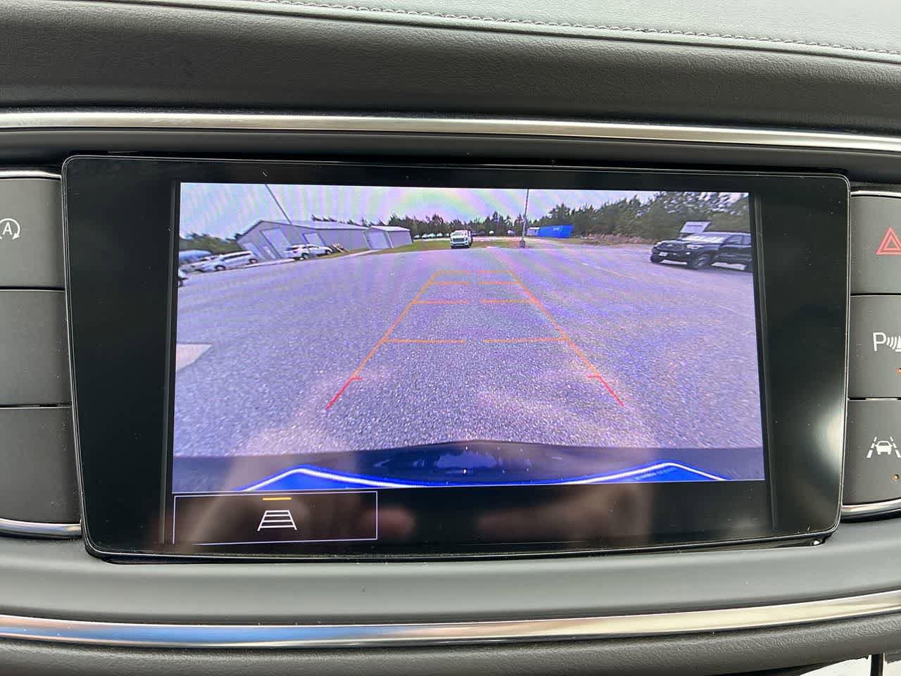 Used 2024 Buick Enclave Essence image 14