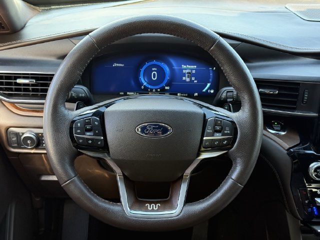 Used 2021 Ford Explorer King Ranch w/ Premium Technology Package RWD image 12