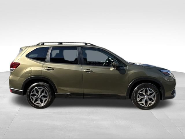 Used 2023 Subaru Forester Premium AWD/4WD image 8