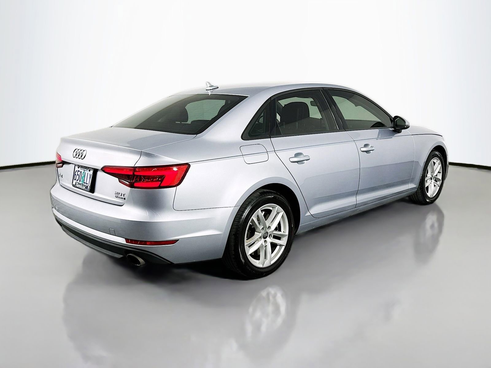 Used 2017 Audi A4 2.0T Premium image 9
