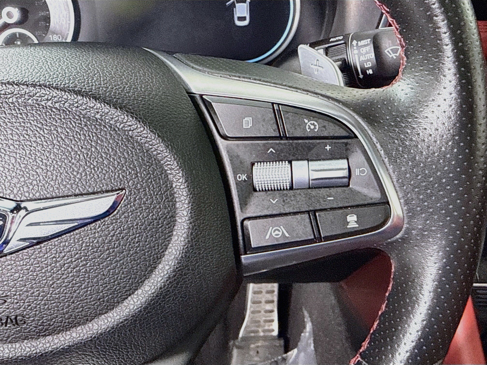 Used 2023 Genesis G70 2.0T w/ Sport Prestige Package RWD image 15