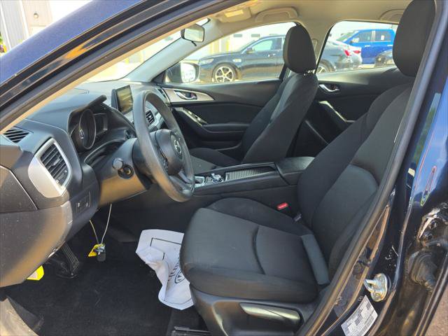 Used 2018 MAZDA MAZDA3 Sport FWD image 9