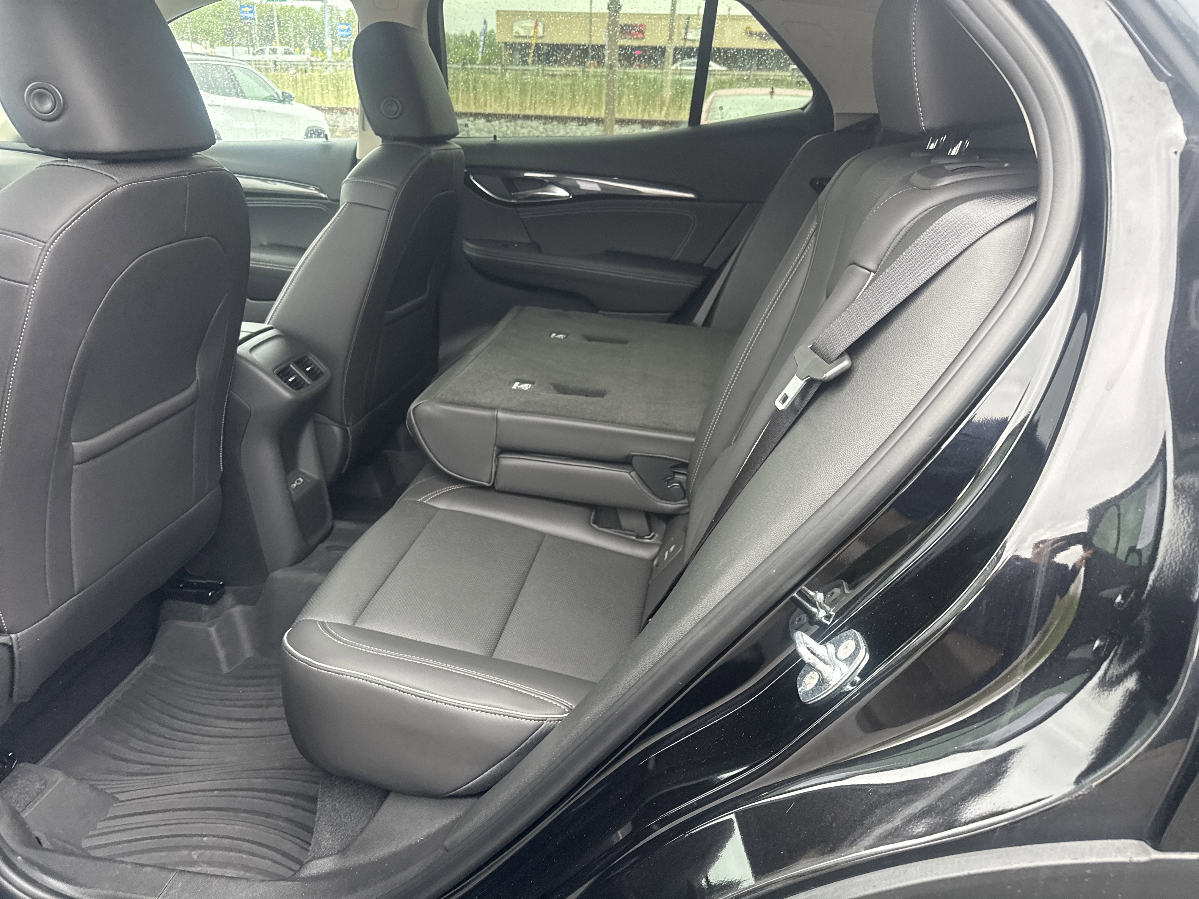 Used 2023 Buick Envision Essence AWD/4WD image 13