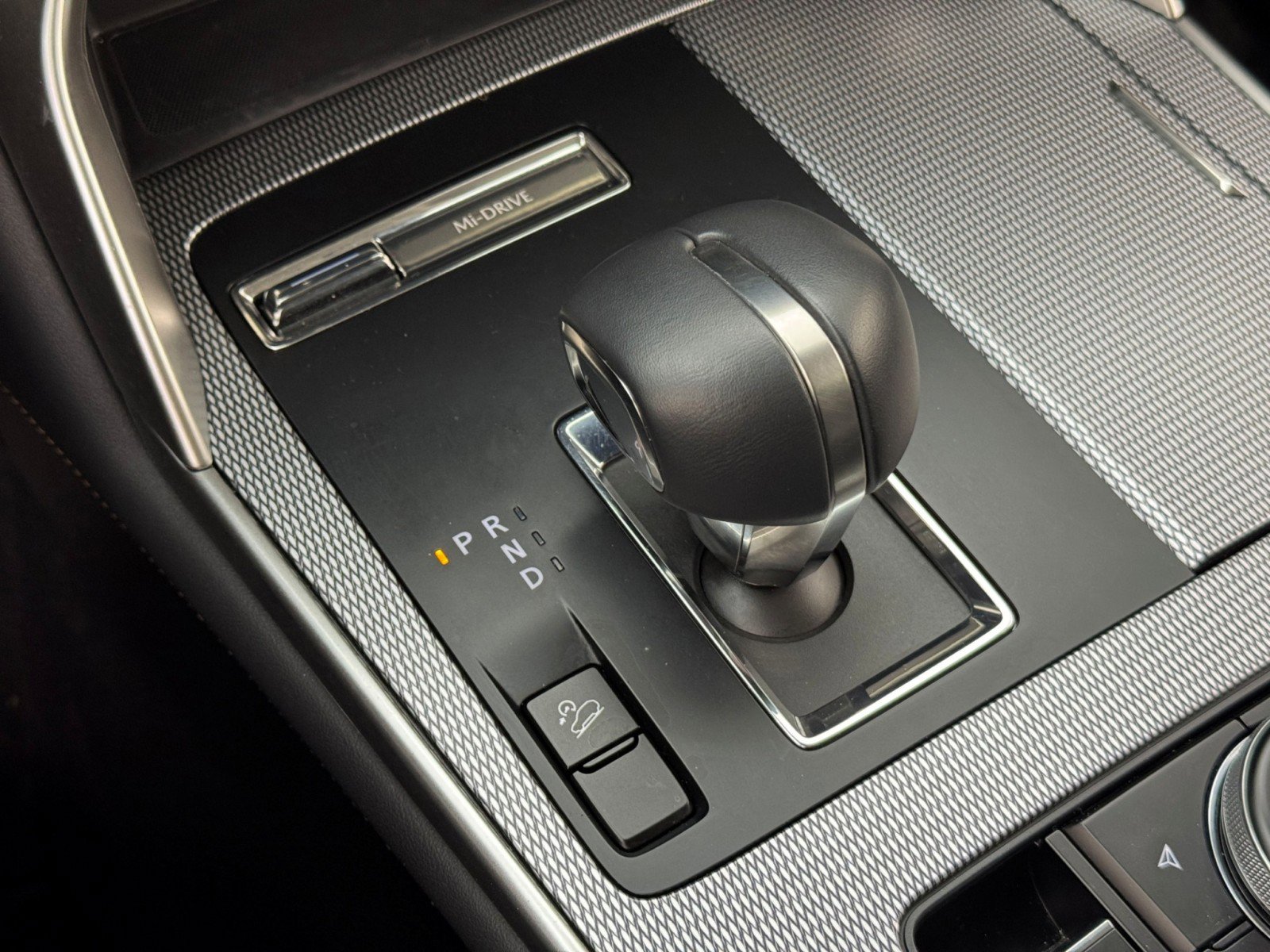 Used 2024 MAZDA CX-90 3.3 Turbo w/ Preferred Package image 27