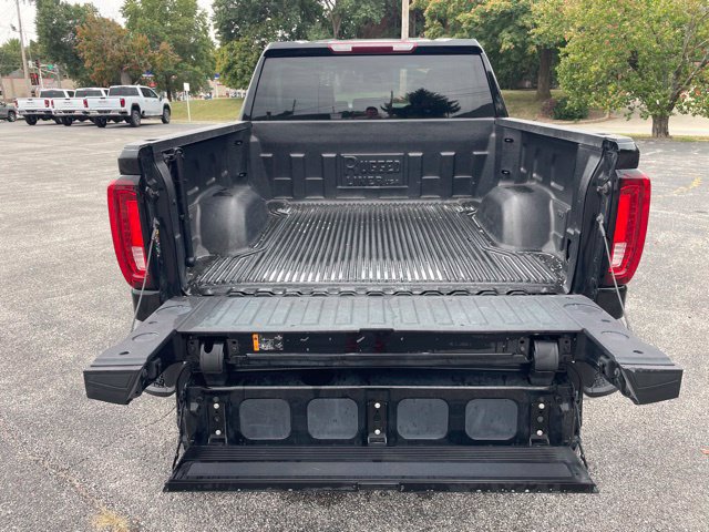 Used 2025 GMC Sierra 1500 SLT AWD/4WD image 40