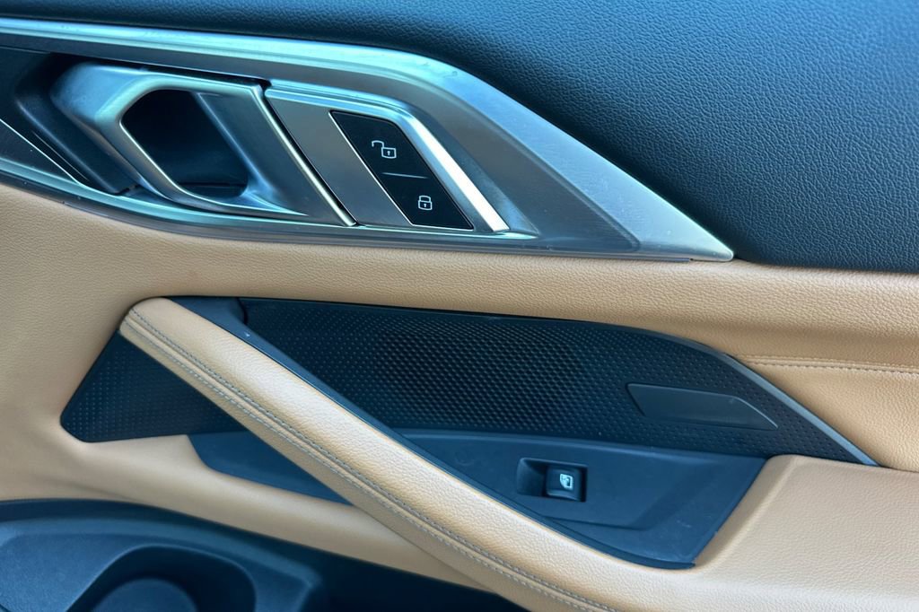 Used 2023 BMW 430i Coupe w/ Premium Package image 19