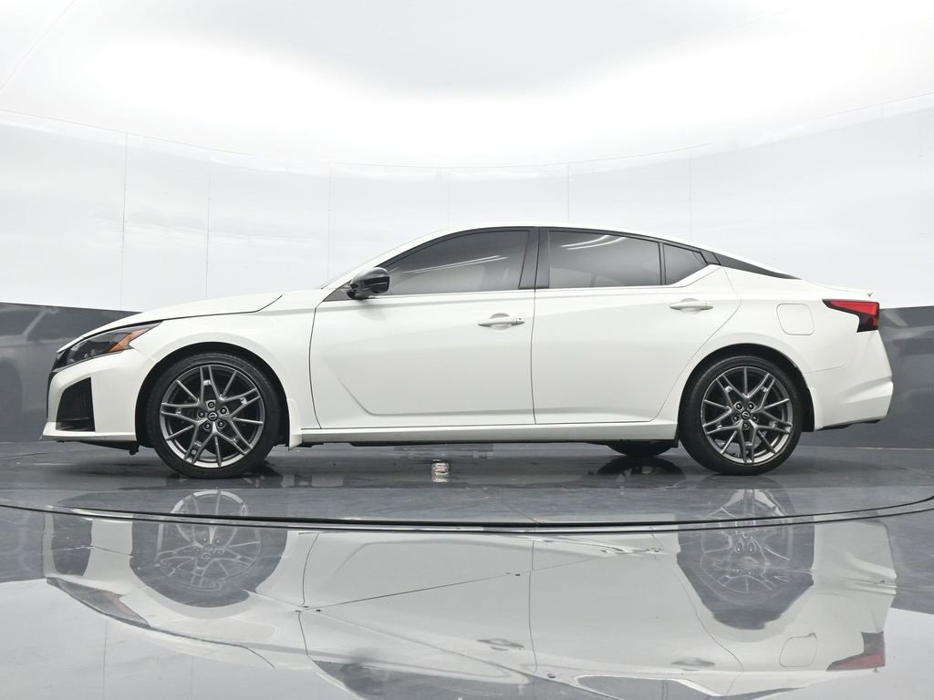 Used 2023 Nissan Altima 2.0 SR image 18