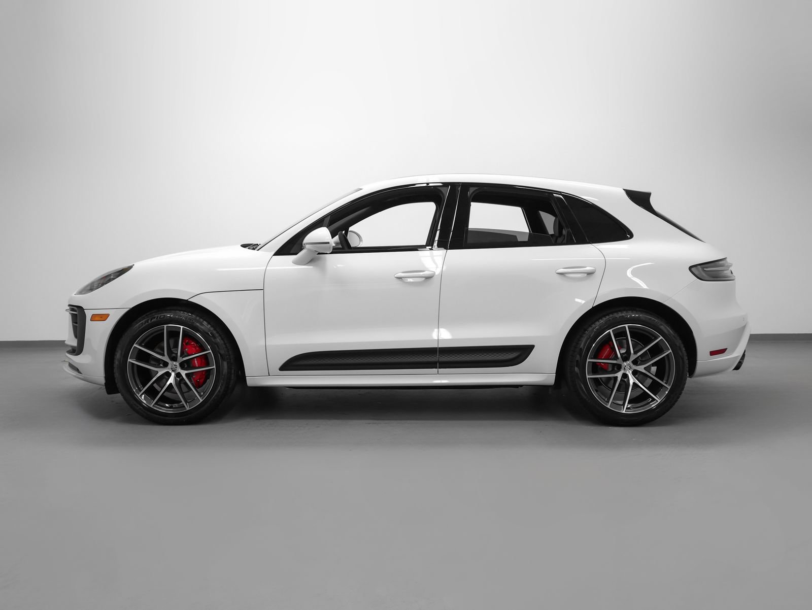 New 2026 Porsche Macan S image 2