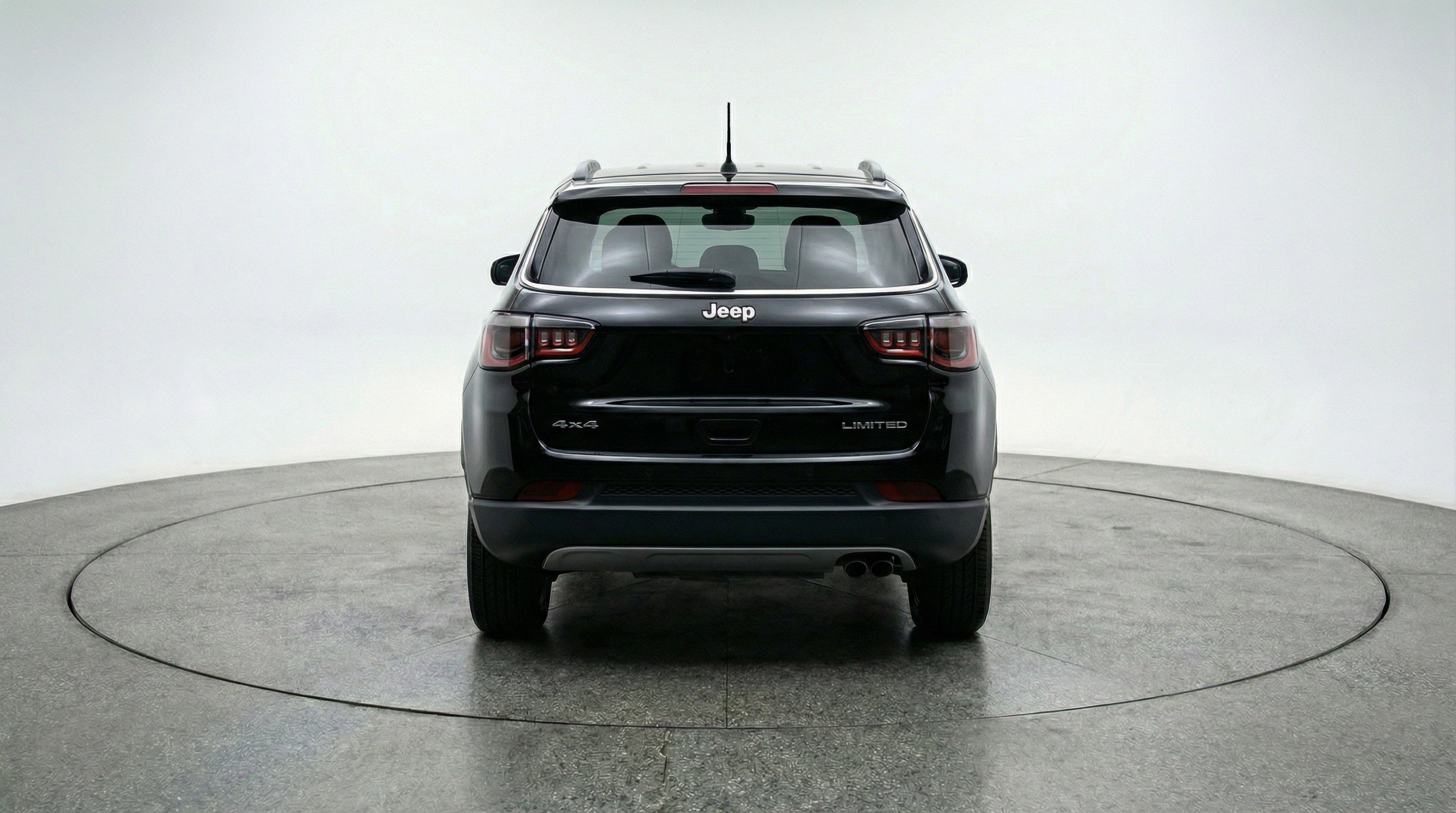 Used 2025 Jeep Compass Latitude image 7