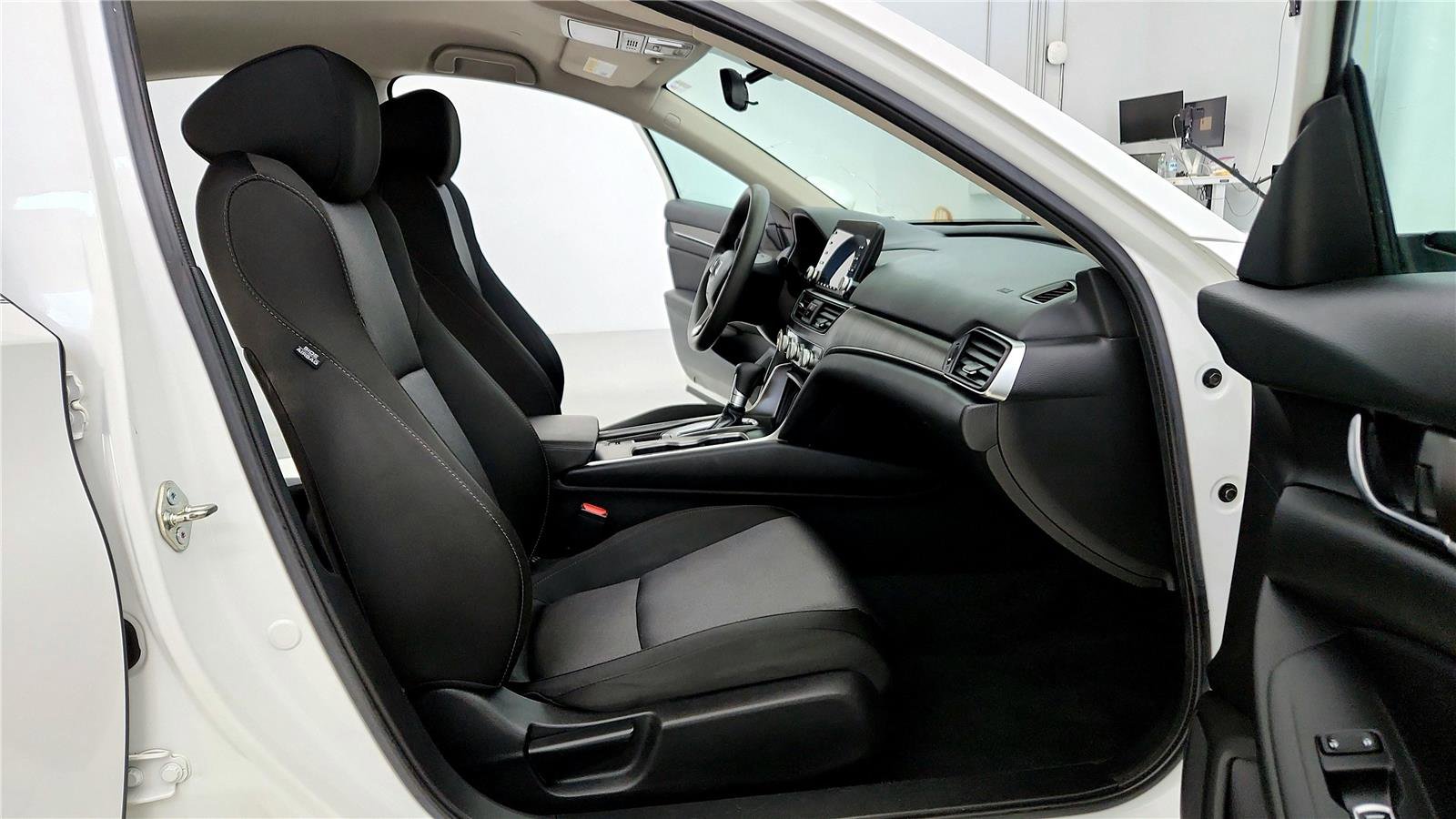 Used 2020 Honda Accord LX image 13